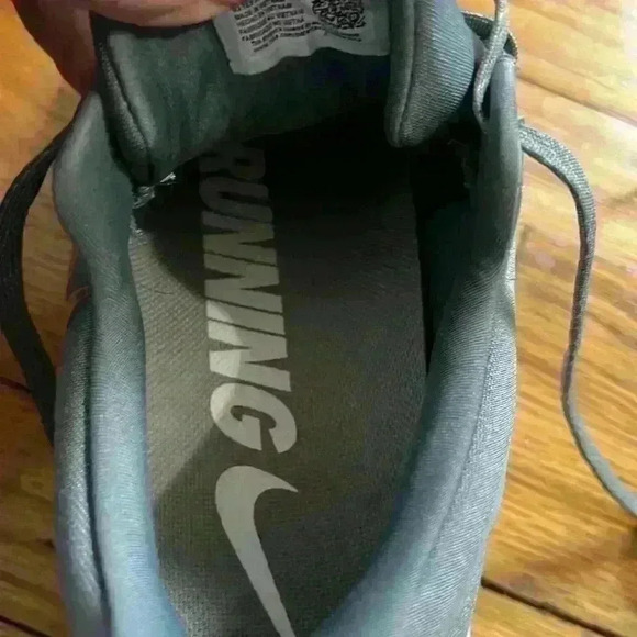 Nike‎ AQ8228-002 Zoom Winflo Gray Low Top Running Shoes Women's US 11 - Picture 5 of 8